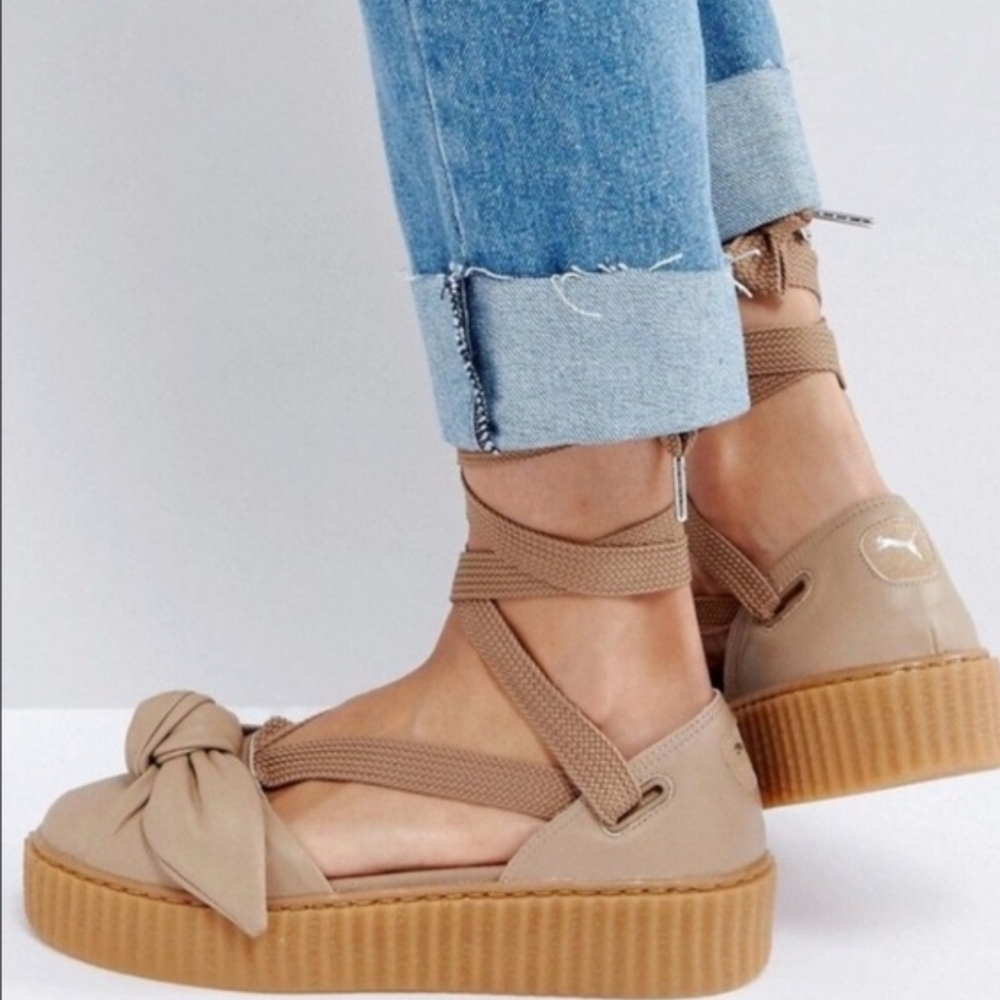Stylish Tan Loafers with Bow Detail